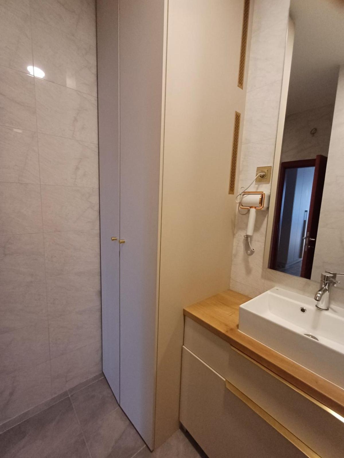Apartment Centrum - Free Private Parking Novi Sad Dış mekan fotoğraf