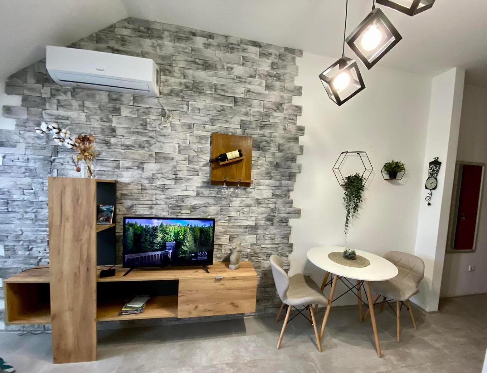 Apartment Centrum - Free Private Parking Novi Sad Dış mekan fotoğraf